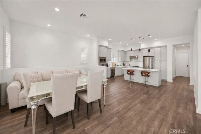 156 Follyhatch, Irvine, CA 92618