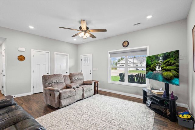 5200 DEMOCRACY DR, Ashland, MO 65010