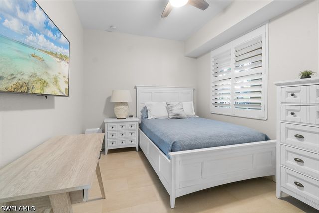 9727 Acqua CT 417, Naples, FL 34113