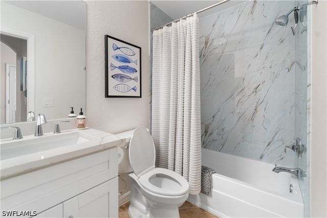 9727 Acqua CT 417, Naples, FL 34113