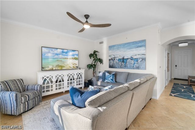 9727 Acqua CT 417, Naples, FL 34113