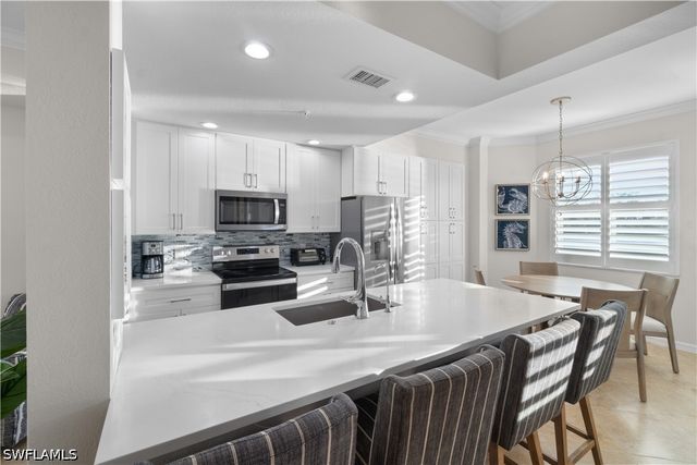 9727 Acqua CT 417, Naples, FL 34113