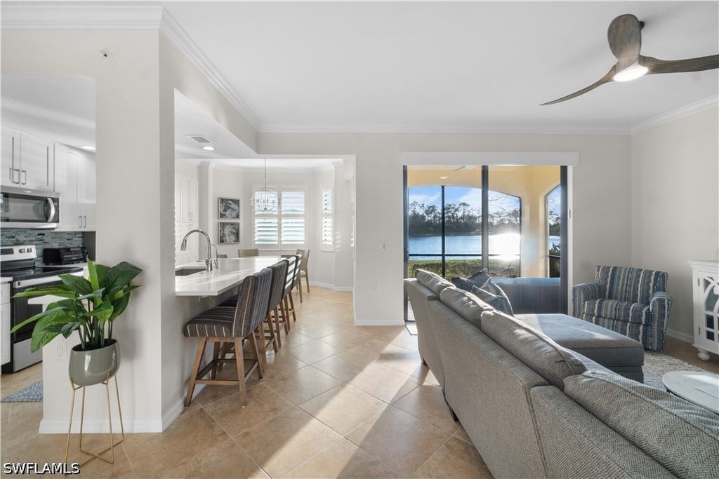 9727 Acqua CT 417, Naples, FL 34113