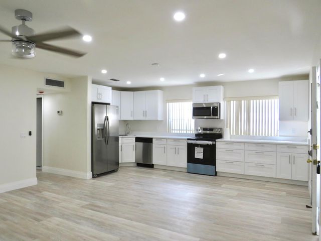 557 Burgundy L, Delray Beach, FL 33484