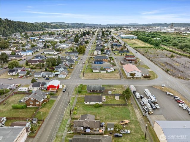 2214 Pacific Avenue, Hoquiam, WA 98550