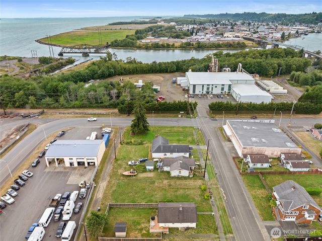 2214 Pacific Avenue, Hoquiam, WA 98550