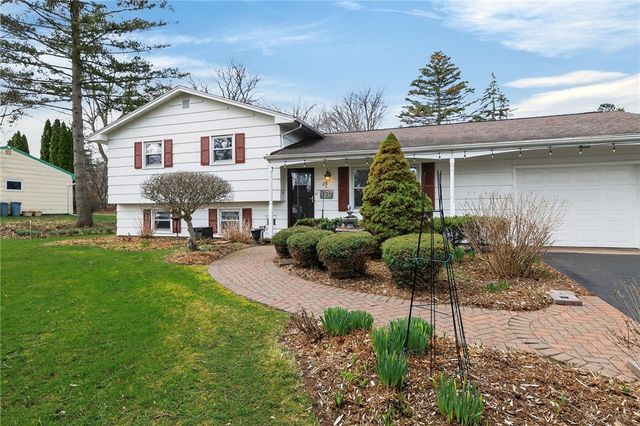 15 Matthew Drive, Perinton, NY 14450