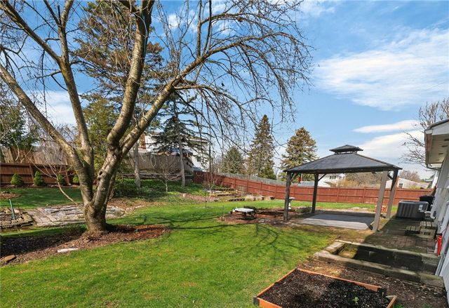15 Matthew Drive, Perinton, NY 14450