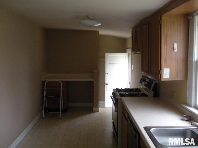 524 S 17TH Street, Murphysboro, IL 62966