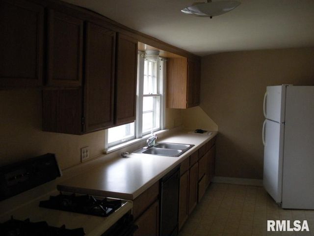 524 S 17TH Street, Murphysboro, IL 62966