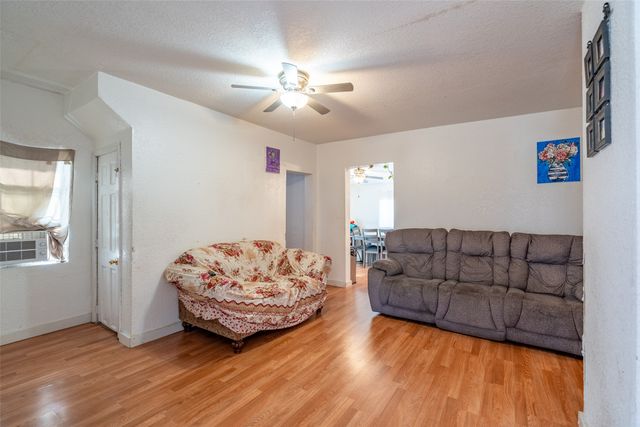 221 E Anson Street, Marshalltown, IA 50158