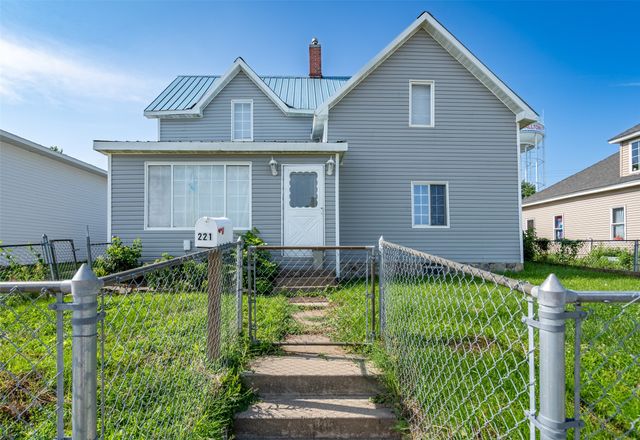 221 E Anson Street, Marshalltown, IA 50158