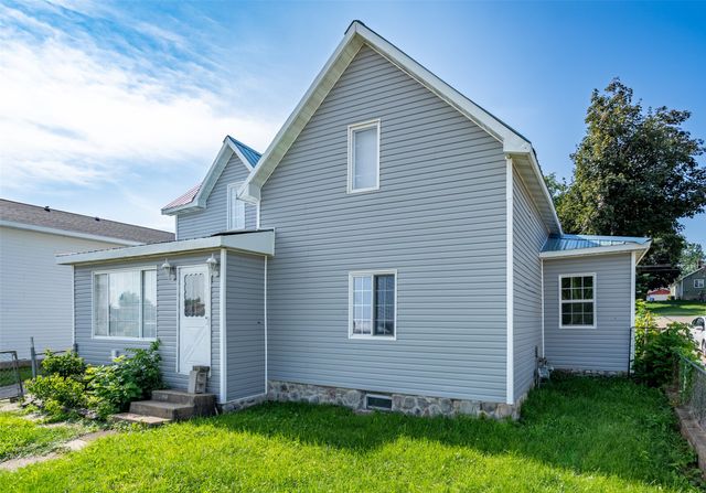 221 E Anson Street, Marshalltown, IA 50158