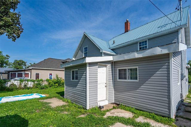 221 E Anson Street, Marshalltown, IA 50158