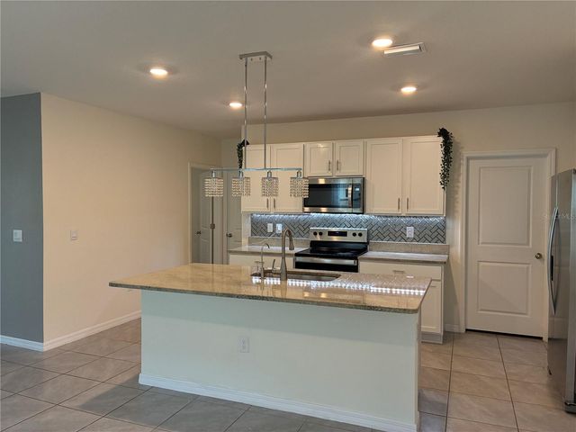 2755 COMMON FIG RUN, Wesley Chapel, FL 33543