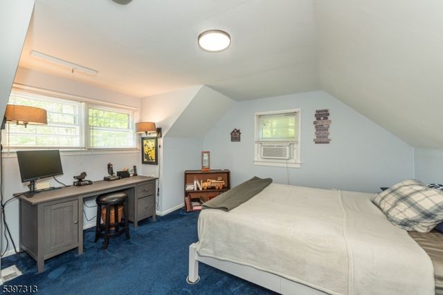 45 Lakeside Trl, Kinnelon Boro, NJ 07405