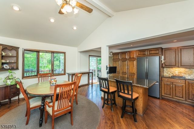 45 Lakeside Trl, Kinnelon Boro, NJ 07405