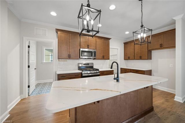 1736 Eastover Drive, Kernersville, NC 27284