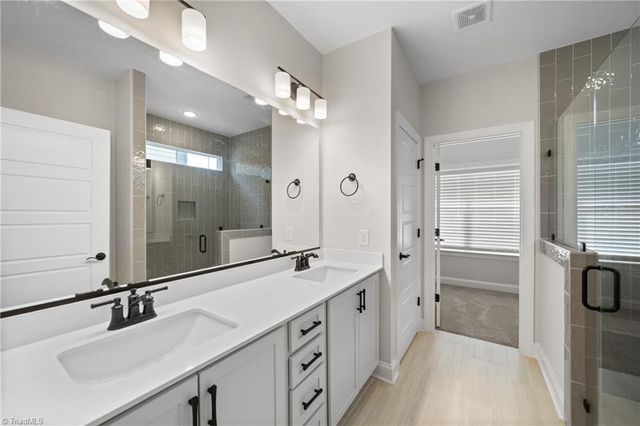 1736 Eastover Drive, Kernersville, NC 27284