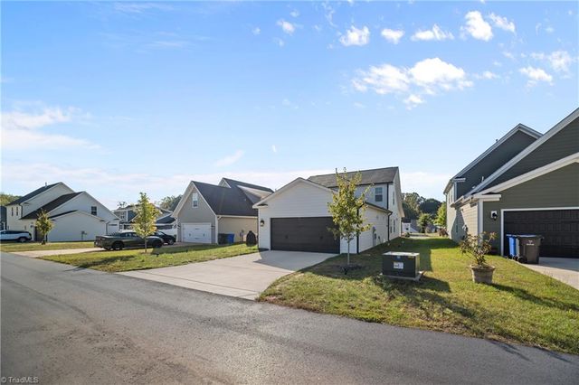 1736 Eastover Drive, Kernersville, NC 27284