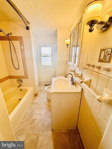 243 HALL ST, Phoenixville, PA 19460