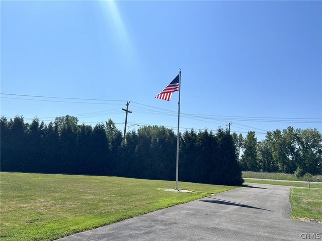 5981 East Pine Grove Road, Cicero, NY 13039