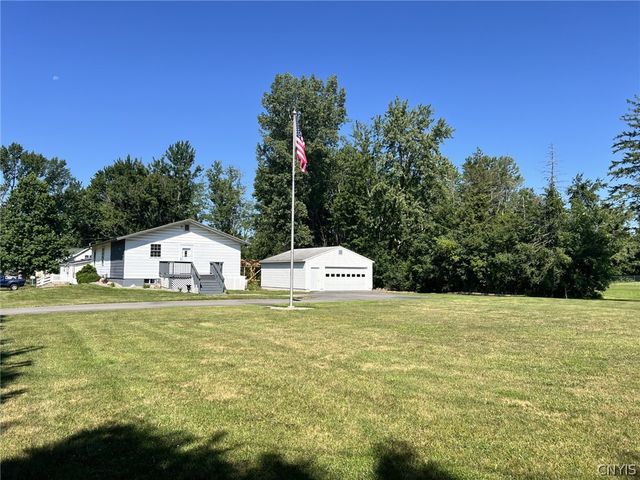 5981 East Pine Grove Road, Cicero, NY 13039