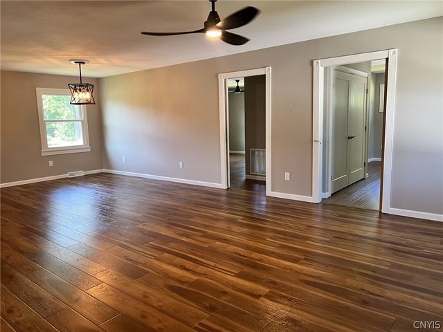 5981 East Pine Grove Road, Cicero, NY 13039