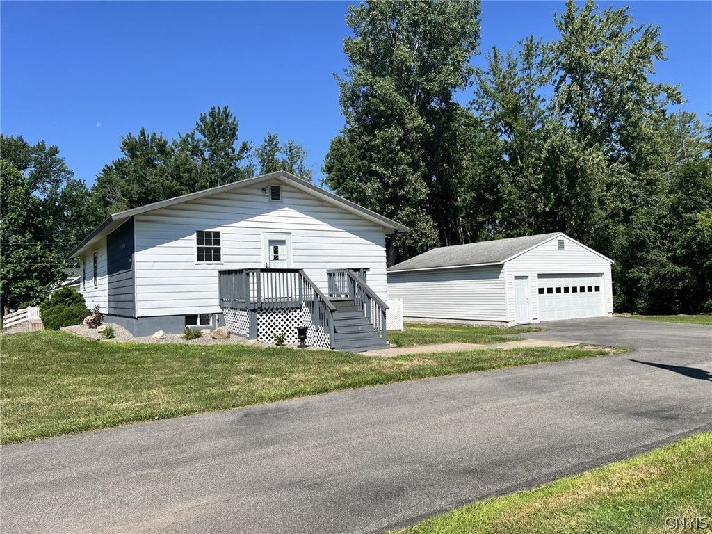 5981 East Pine Grove Road, Cicero, NY 13039