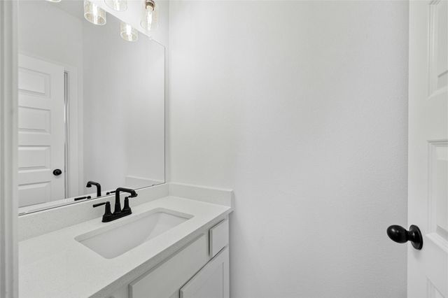 113 Montecilo DR, Liberty Hill, TX 78642