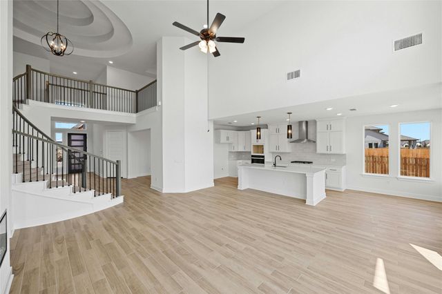113 Montecilo DR, Liberty Hill, TX 78642