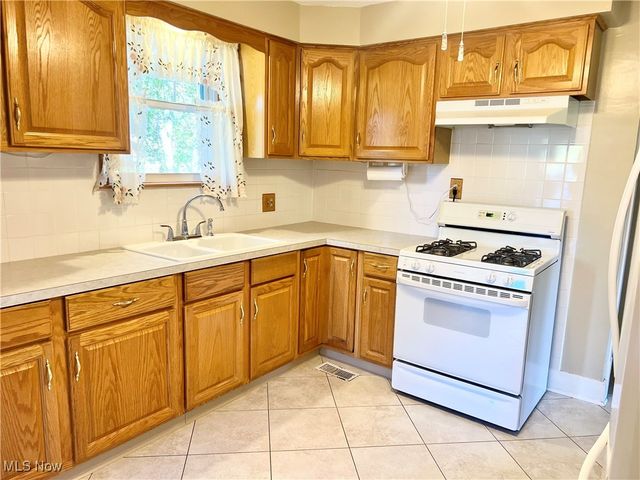 213 Genoa Avenue SW, Massillon, OH 44646