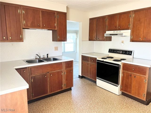 213 Genoa Avenue SW, Massillon, OH 44646