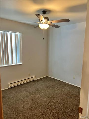 7601 Hazelcrest Drive E, Hazelwood, MO 63042