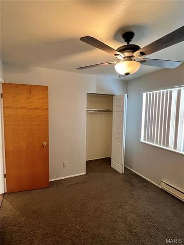 7601 Hazelcrest Drive E, Hazelwood, MO 63042