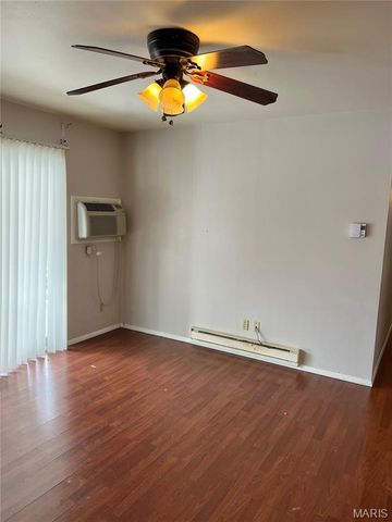 7601 Hazelcrest Drive E, Hazelwood, MO 63042