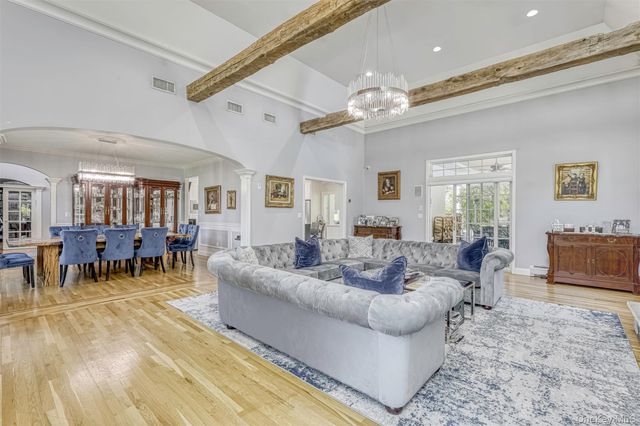 10 Cobblestone Farm Court, Suffern, NY 10901