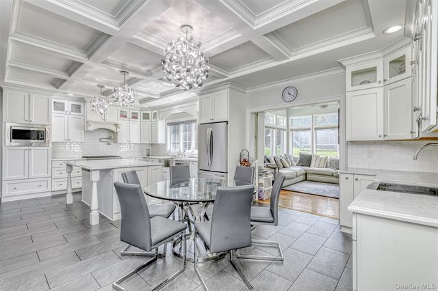 10 Cobblestone Farm Court, Suffern, NY 10901