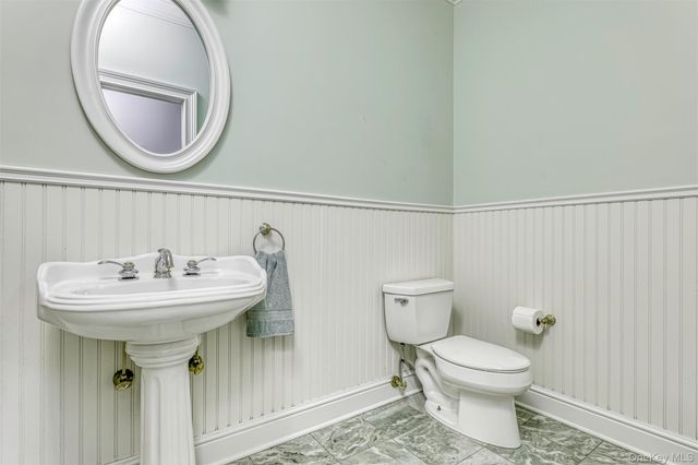 10 Cobblestone Farm Court, Suffern, NY 10901