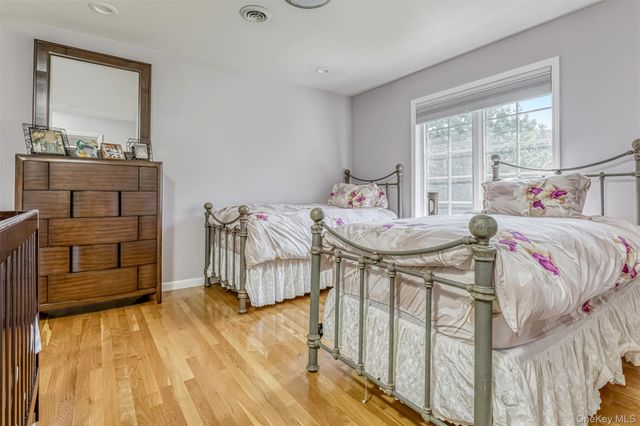 10 Cobblestone Farm Court, Suffern, NY 10901