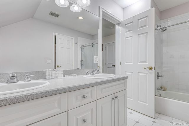 10 Cobblestone Farm Court, Suffern, NY 10901