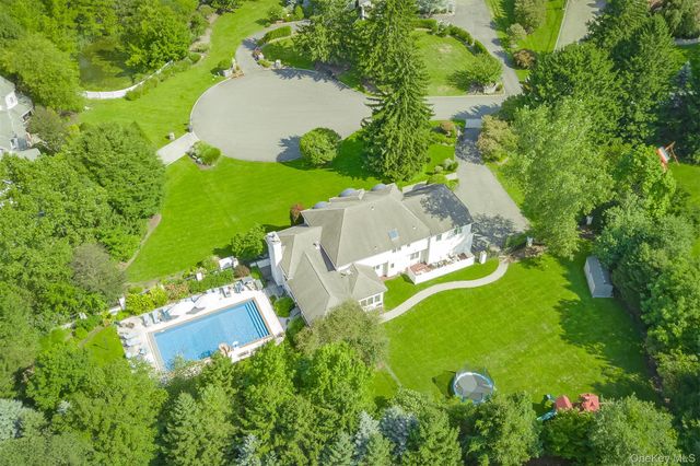 10 Cobblestone Farm Court, Suffern, NY 10901