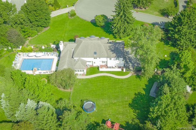 10 Cobblestone Farm Court, Suffern, NY 10901