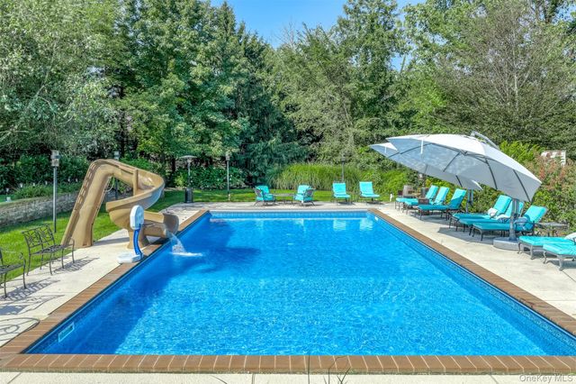 10 Cobblestone Farm Court, Suffern, NY 10901