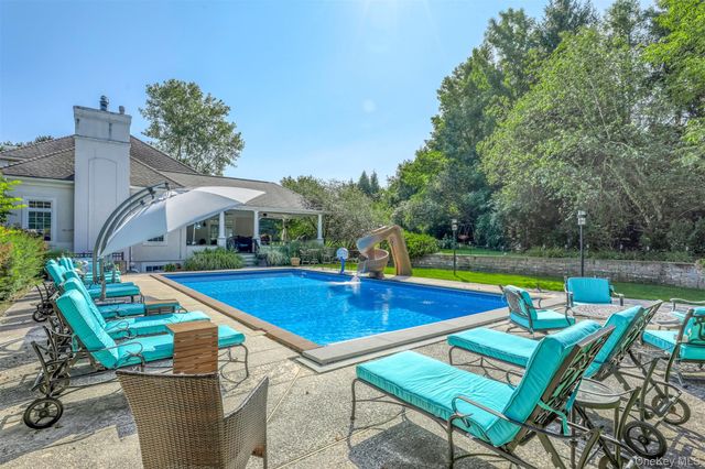 10 Cobblestone Farm Court, Suffern, NY 10901