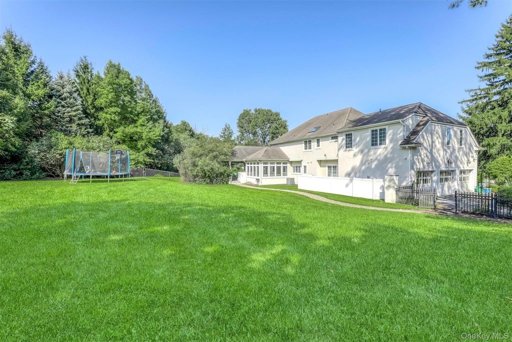 10 Cobblestone Farm Court, Suffern, NY 10901 — photo 4