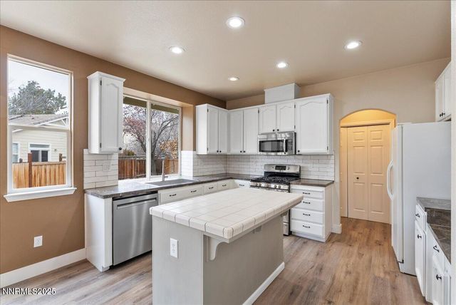 7301 S Florentine Drive, Sparks, NV 89436