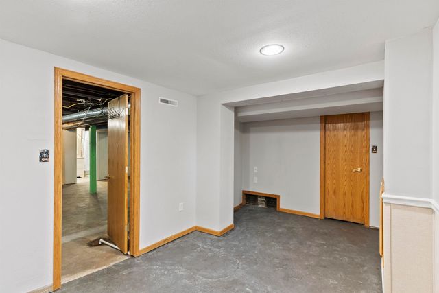 520 Kingsley Avenue, Waterloo, IA 50701