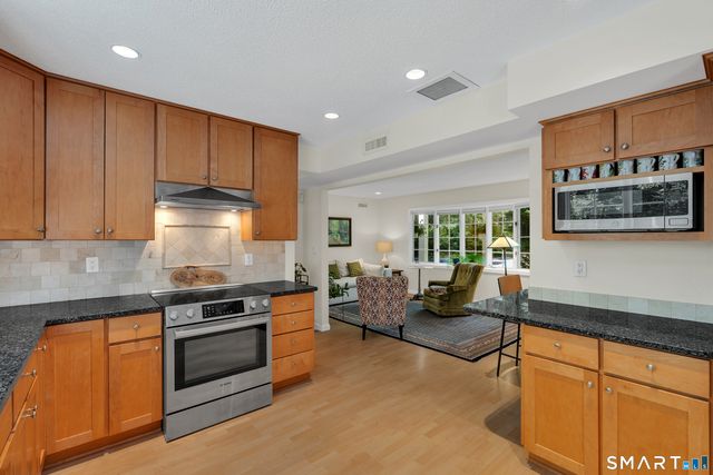3 Naomi Lane, East Lyme, CT 06333