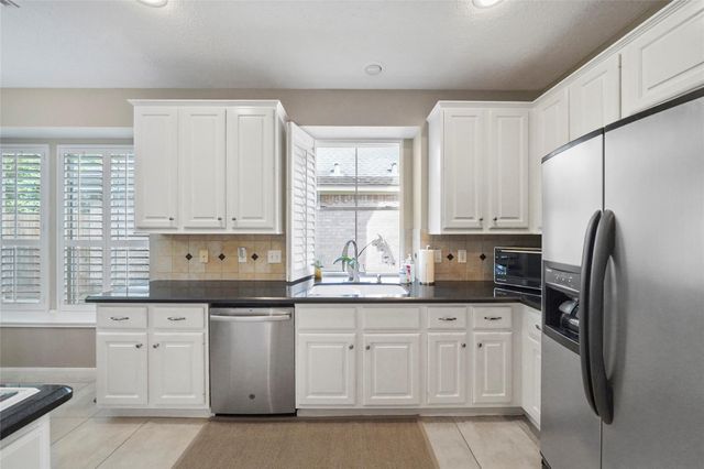 23 S Crossed Birch Place, The Woodlands, TX 77381